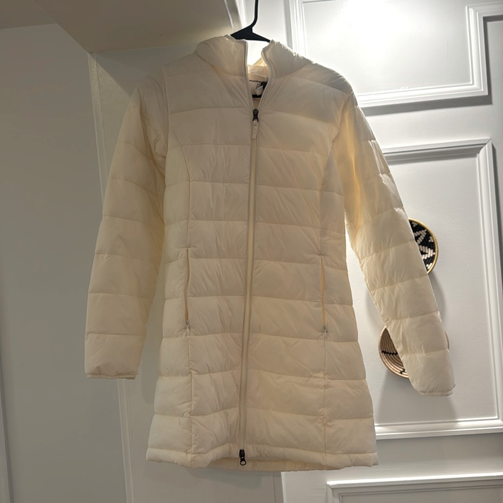 White lightweight puffer jacket